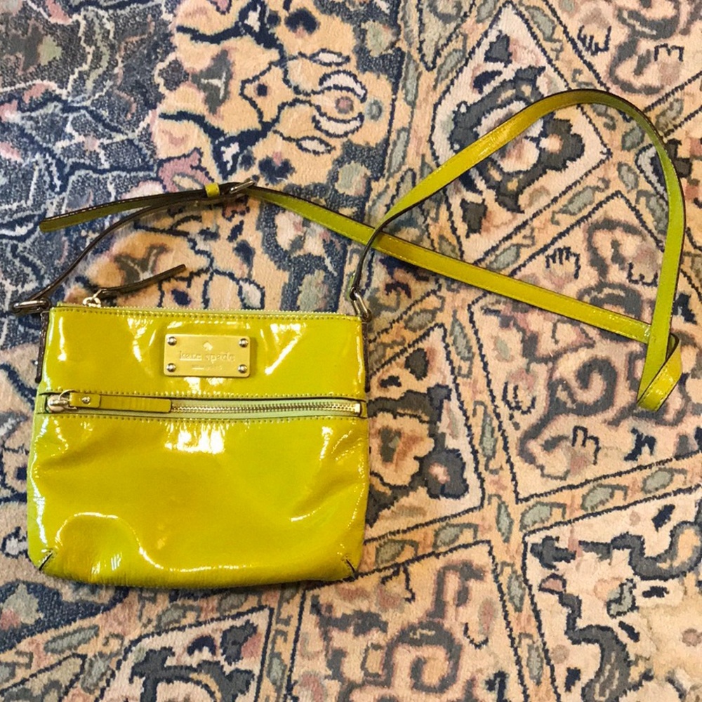 Small Kate Spade crossbody!